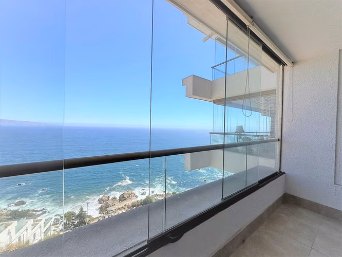 Venta de exclusivo departamento 3dorm., en Costa de Montemar, frente al mar.  9.000 UF