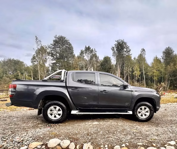 Mitsubishi L200 Work CR 2023 Diésel 4x2 – Única Dueña