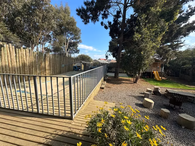 Casa con Piscina, Quincho y Jacuzzi – Cantalao, Isla Negra