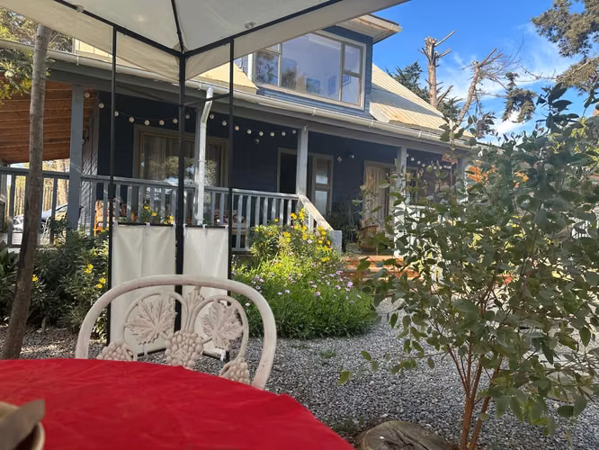 Casa con Piscina, Quincho y Jacuzzi – Cantalao, Isla Negra