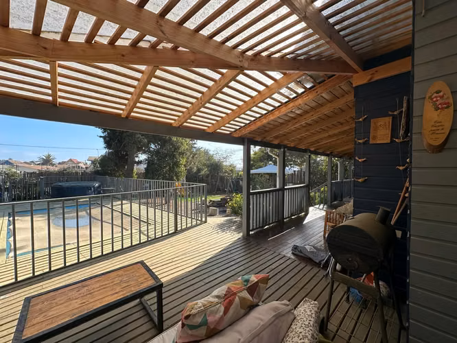 Casa con Piscina, Quincho y Jacuzzi – Cantalao, Isla Negra