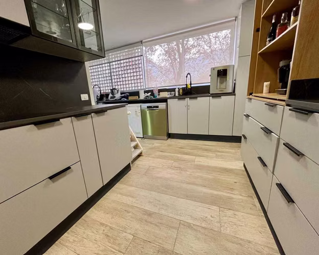 Amplio, recién remodelado con gran terraza (175718)