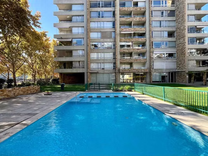 Amplio, recién remodelado con gran terraza (175718)