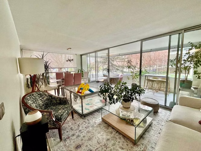 Amplio, recién remodelado con gran terraza (175718)
