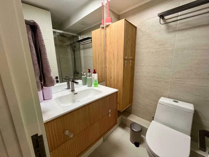 Amplio, recién remodelado con gran terraza (175718)