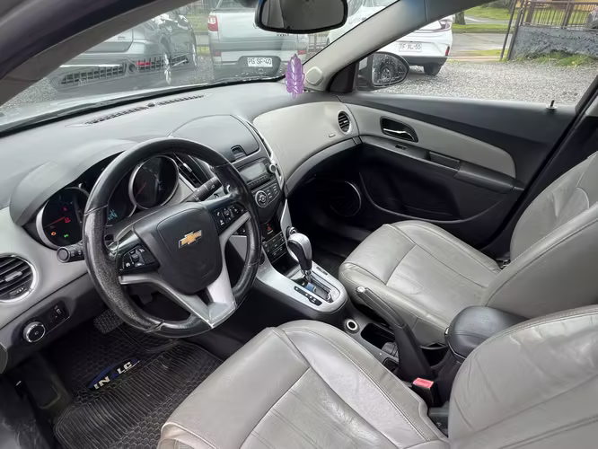Chevrolet Cruze LS 1.8 AT
