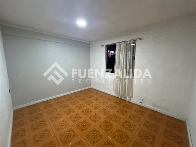 Casa en venta de 5 dorm. en La Florida