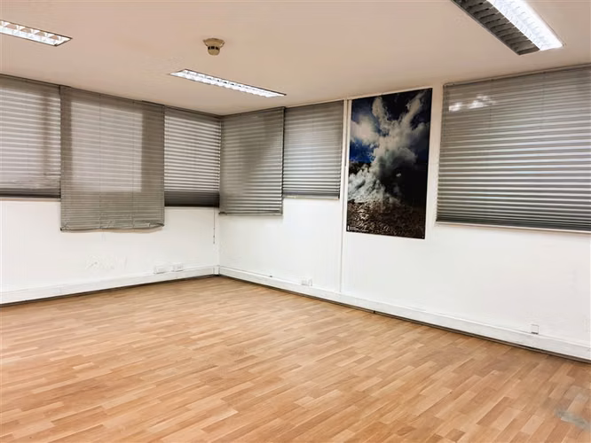 Amplio metraje de oficinas con bodega en sector de Ñuñoa