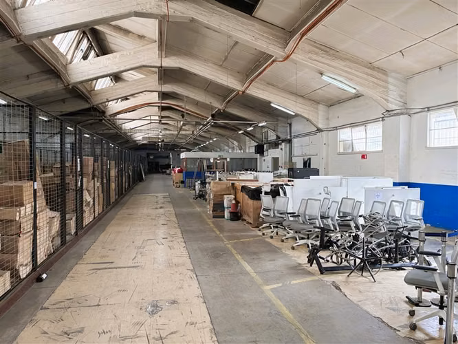 Amplio metraje de oficinas con bodega en sector de Ñuñoa