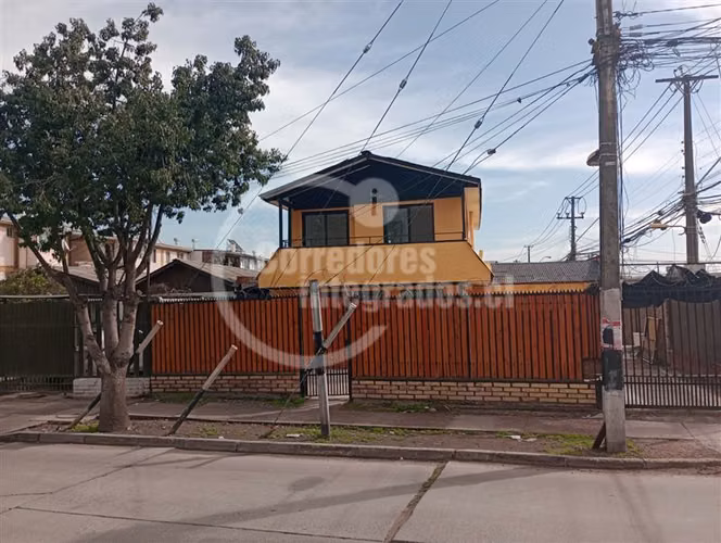 Casa en arriendo de 3 dorm. en Maipú