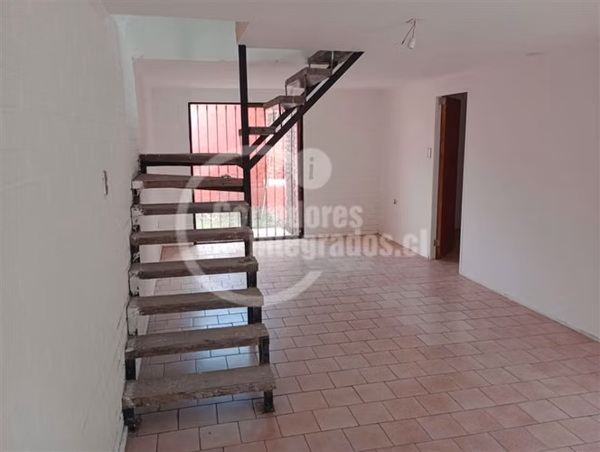 Casa en arriendo de 3 dorm. en Maipú
