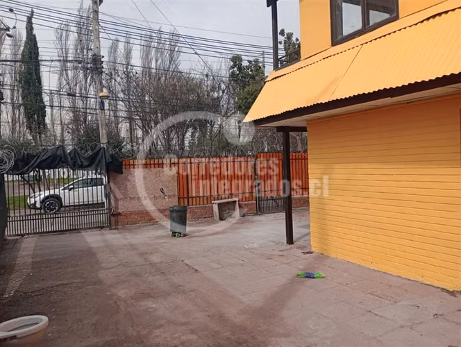 Casa en arriendo de 3 dorm. en Maipú