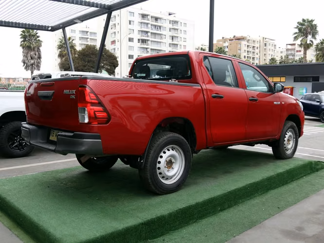 TOYOTA HILUX 2022