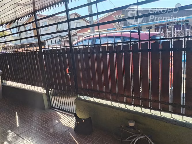 Casa en venta de 2 dorm. en Cerro Navia