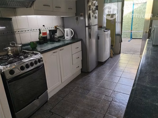 Casa en venta de 2 dorm. en Cerro Navia