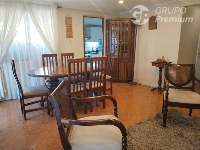 Casa en venta de 2 dorm. en Cerro Navia