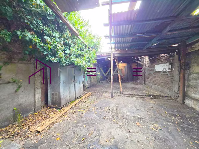 Local con 3 cortinas y 150 m² en Independencia (175744)
