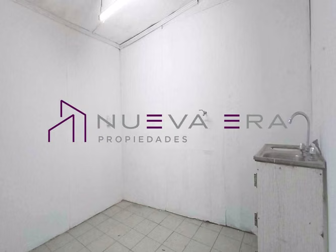 Local con 3 cortinas y 150 m² en Independencia (175744)