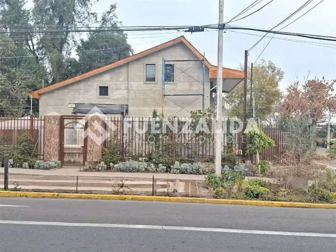 Grange Scholl Casa en venta de 4 dorm. en La Reina