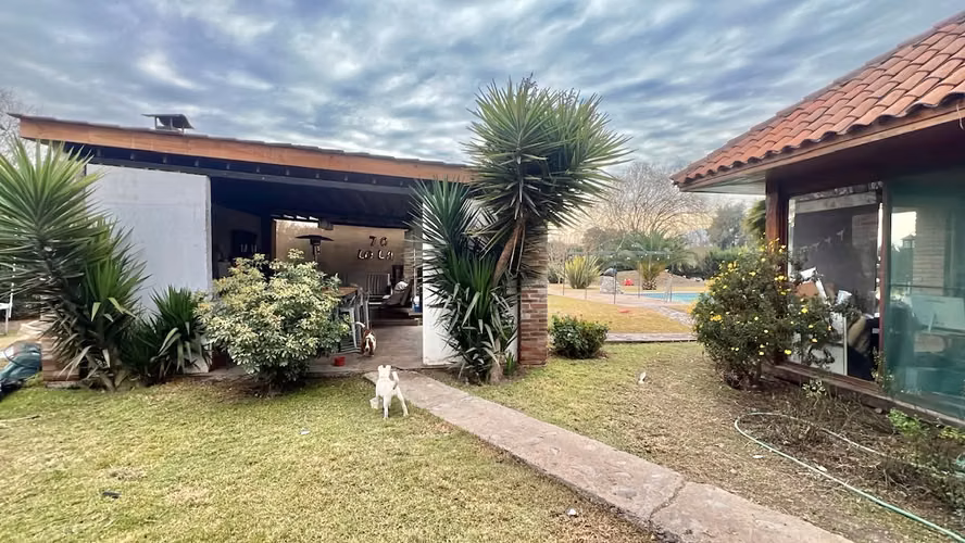 Arriendo Exclusiva Casa Colonial en Parcela de 5.000 m² | Condominio Los Quillayes | Talagante