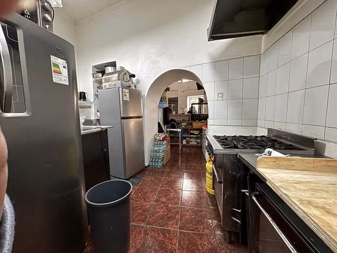 Estación Central — activo mixto en venta 2 locales + depto · 160 m2