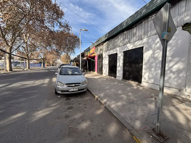 Estación Central — activo mixto en venta 2 locales + depto · 160 m2
