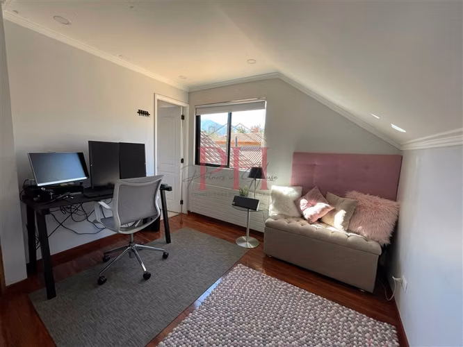 Casa en condiminio en arriendo sector Los Trapenses 5D