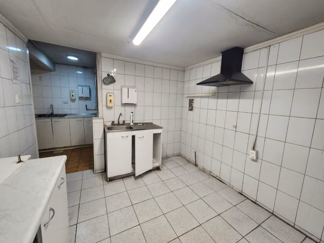 Venta de Propiedad Habitacional y Comercial en Belloto 2000