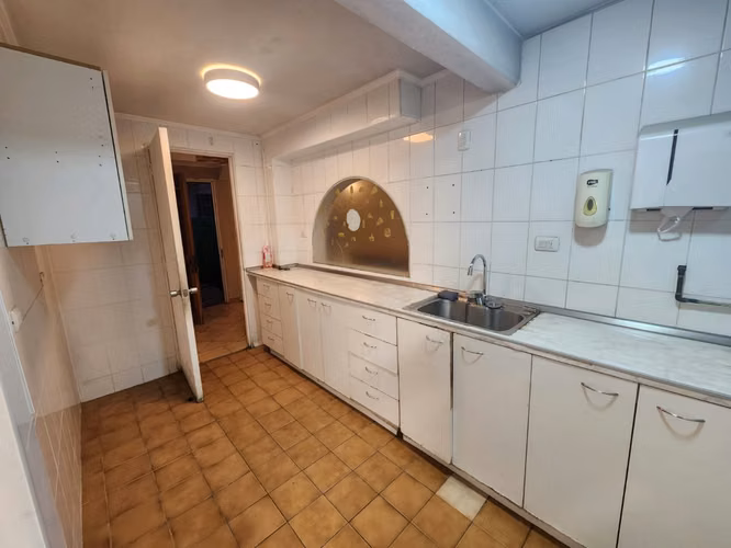 Venta de Propiedad Habitacional y Comercial en Belloto 2000