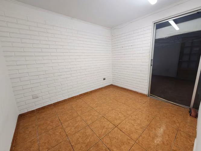 Venta de Propiedad Habitacional y Comercial en Belloto 2000