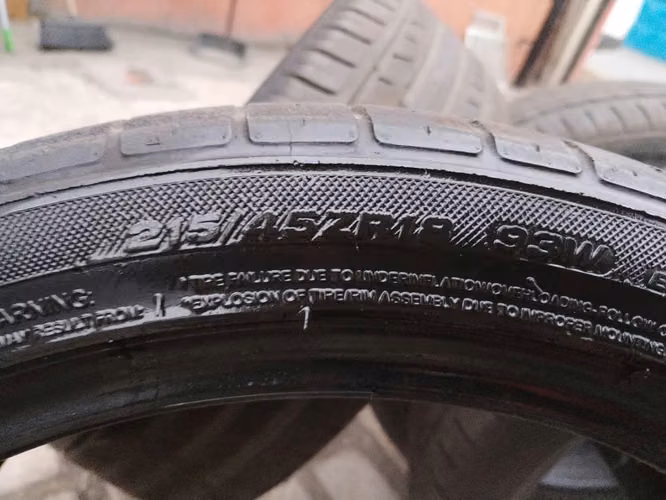 NEUMÁTICOS 215/45 ZR 18
