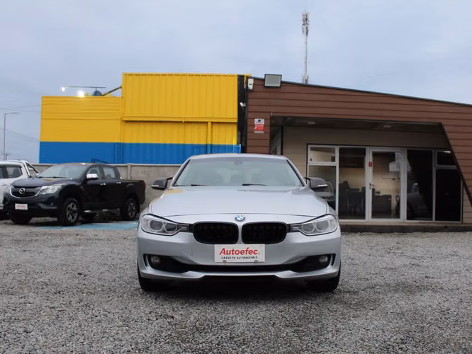BMW 320I 2.0 MT. 2015