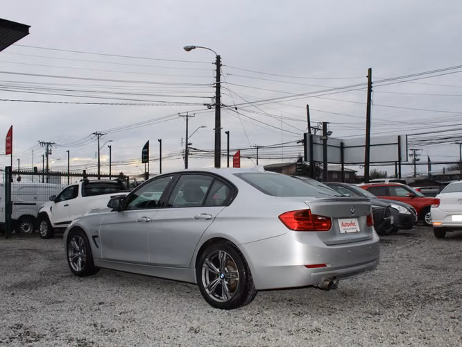 BMW 320I 2.0 MT. 2015