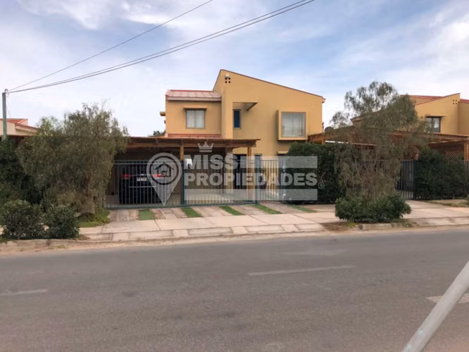 VENDE CASA VILLA LOMAS HUASI, CALAMA