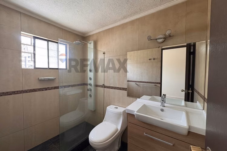 Casa comercial 5 privados, 4 estac. ñuñoa