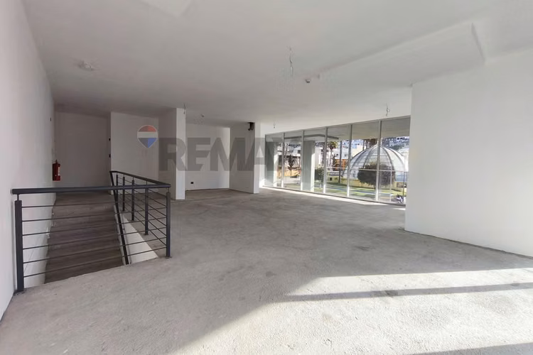 193 m² en 2 plantas para hacer crecer tu empresa