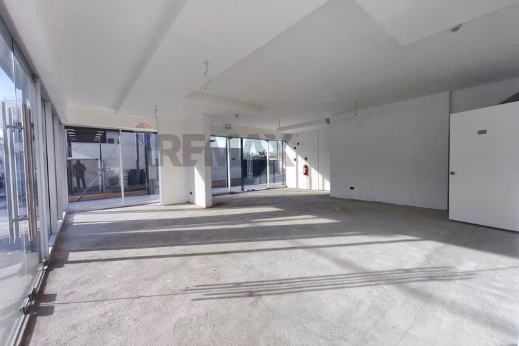 193 m² en 2 plantas para hacer crecer tu empresa