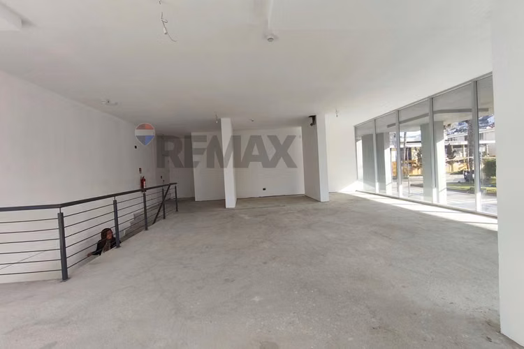 193 m² en 2 plantas para hacer crecer tu empresa