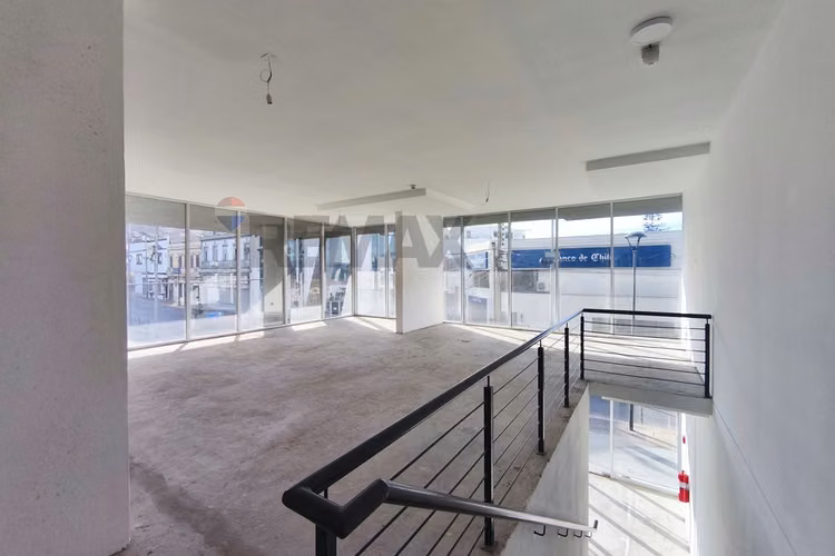 193 m² en 2 plantas para hacer crecer tu empresa