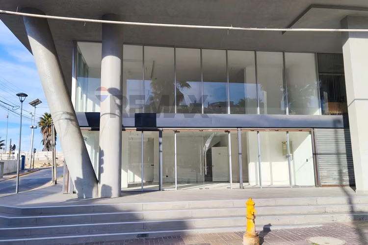 193 m² en 2 plantas para hacer crecer tu empresa