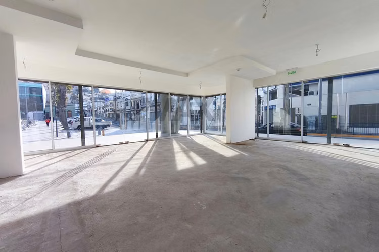 193 m² en 2 plantas para hacer crecer tu empresa