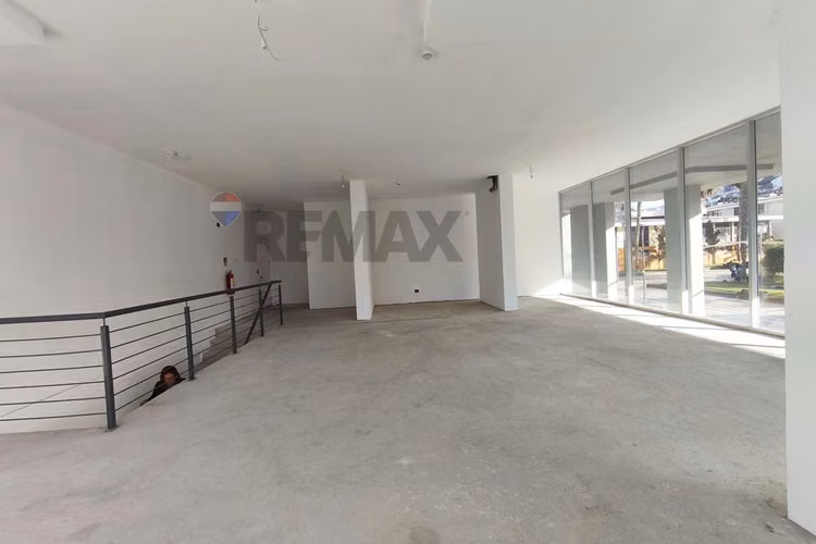 193 m² en 2 plantas para hacer crecer tu empresa
