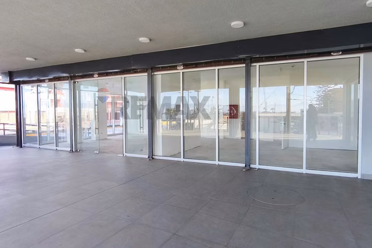 Local nuevo estratégico en avenida varela
