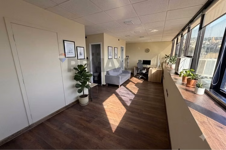Oficina 91 m² en barrio puerto