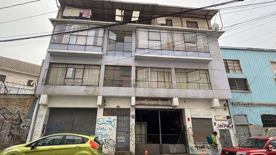 OPORTUNIDAD INVERSIONISTAS, VENTA EDIFICIO 6 DPTOS 2 LOCALES