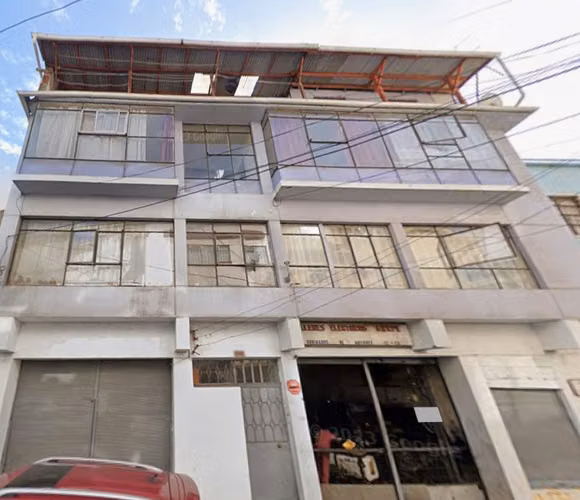 VENTA EDIFICIO 6 DPTOS MAS 2 LOCALES GRAN INVERSIÓN