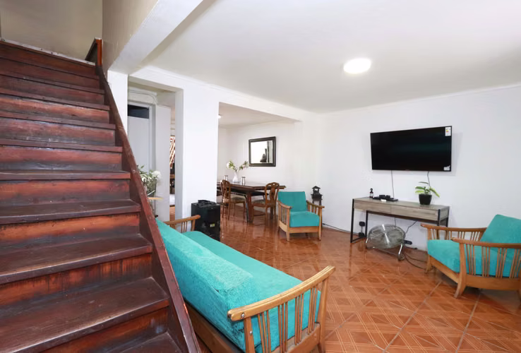 VENTA OPORTUNIDAD CASA EN BARRIO LOS MUSICOS, SAN JOAQUIN