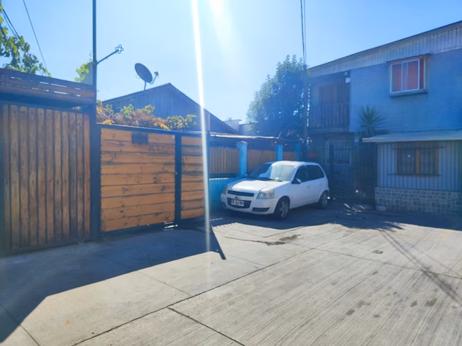 POTENCIAL PARA AMPLIAR CASA EN VENTA 3D 1B ESTAC
