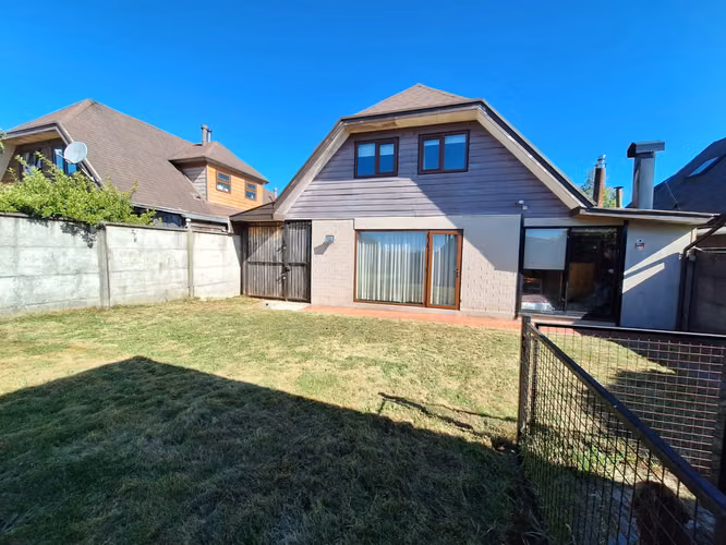 SE VENDE COMODA  CASA EN MIRADOR DE LA BAHIA
