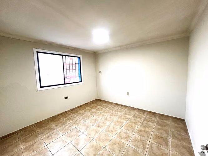 Se Arrienda Propiedad Comercial Oficinas, Almacenaje Y Bodegaje